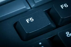 F5アタック