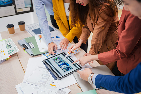 シナリオ分析とは？不確実な未来に備えるリスクアセスメント手法