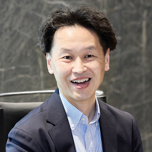 CEOオフィス　主任　山内 司 様