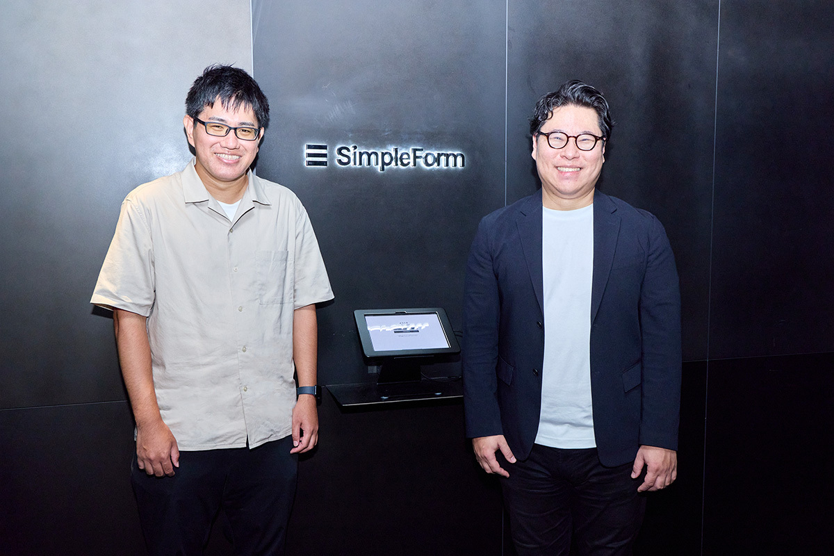 技術開発本部 セキュリティアーキテクト　長谷川 隆司 様（写真右）、技術開発本部 セキュリティエンジニア　田中 勇平 様（写真左）